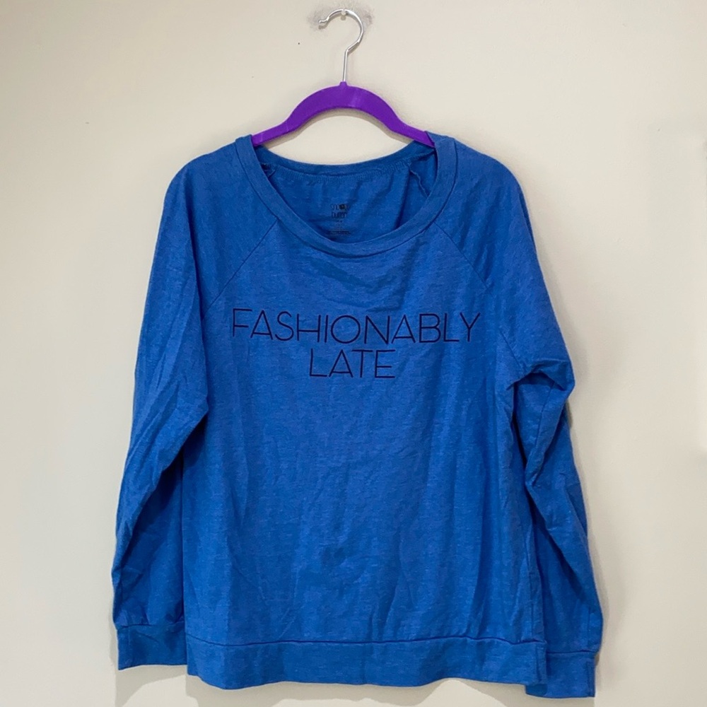 ☔️3 for $10 Fashionably late lightweight sweatshirt